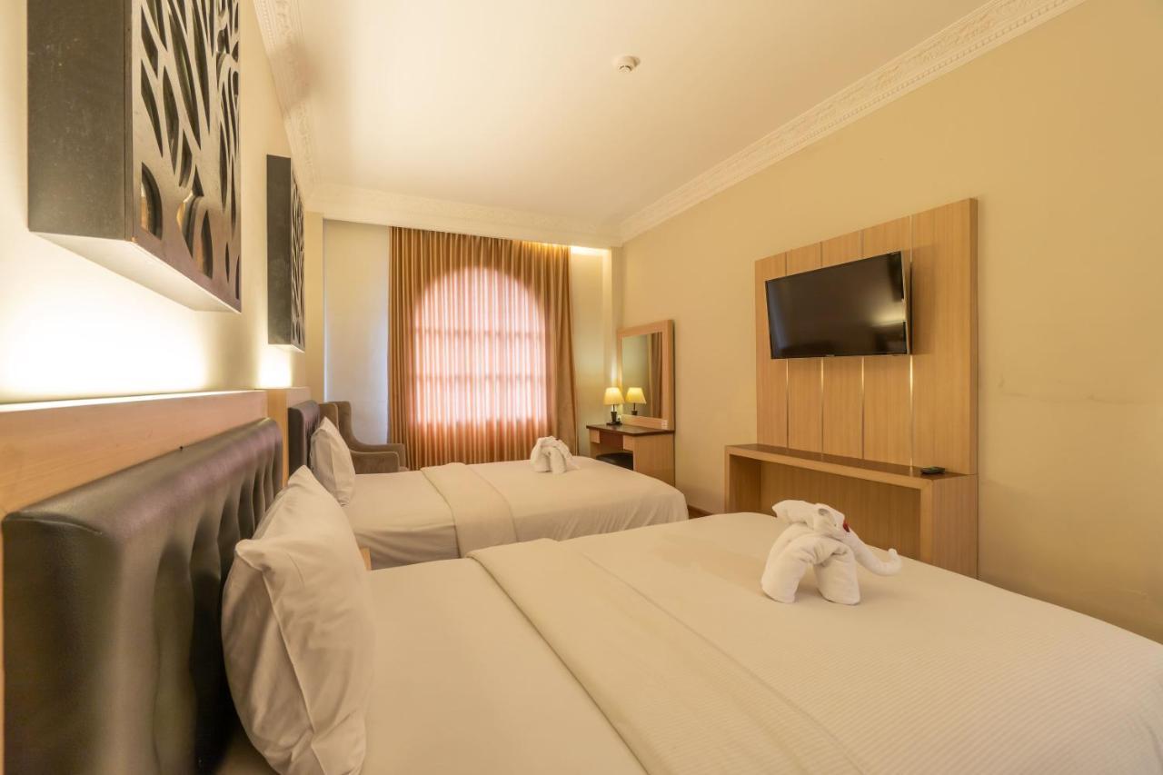D'Salvatore Boutique Hotel Yogyakarta Maguwo Luaran gambar