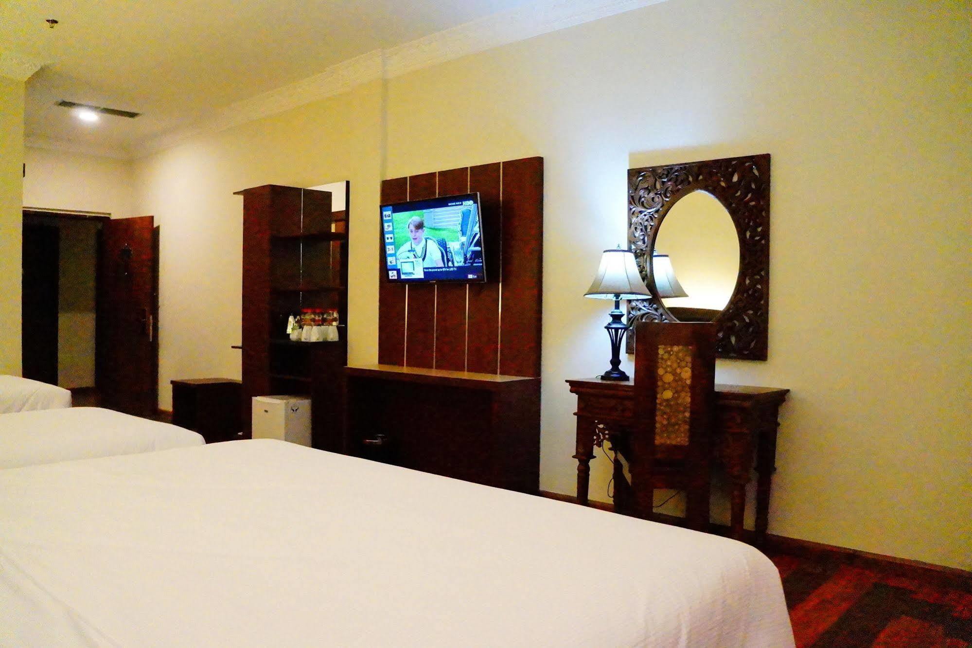 D'Salvatore Boutique Hotel Yogyakarta Maguwo Luaran gambar