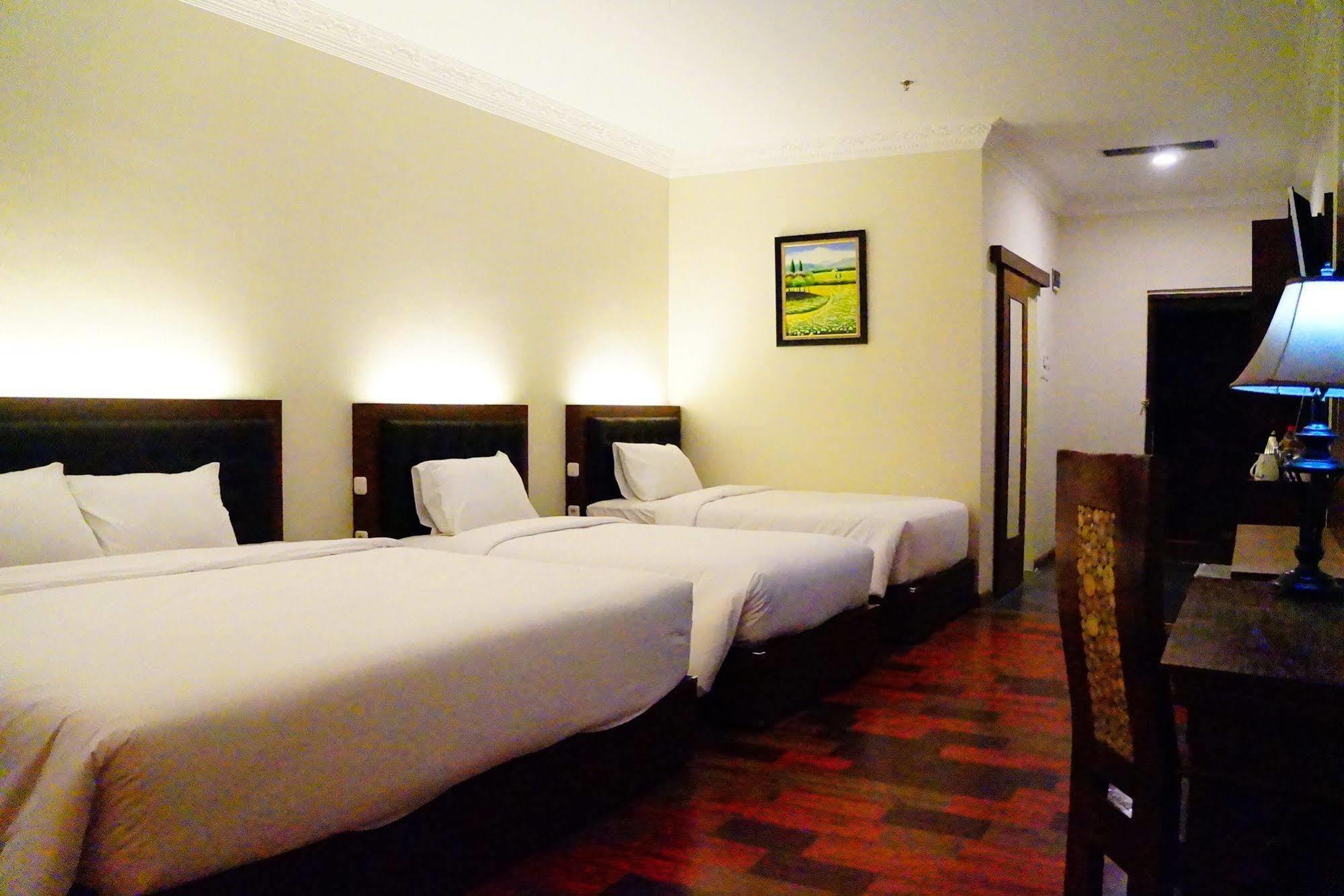 D'Salvatore Boutique Hotel Yogyakarta Maguwo Luaran gambar